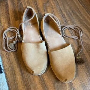 Toms brown flats with cute tassel ankle laces